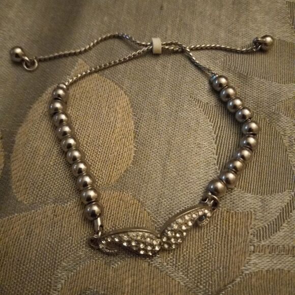 Mustache diamond bracelet - Picture 3 of 6